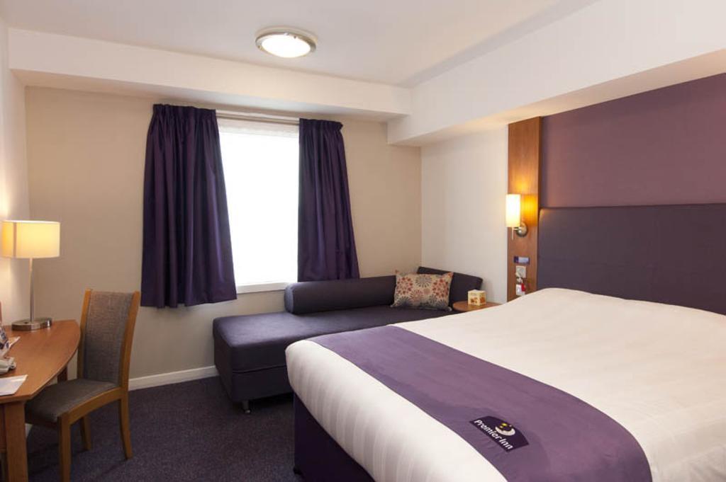 Premier Inn Falkirk East 객실 사진