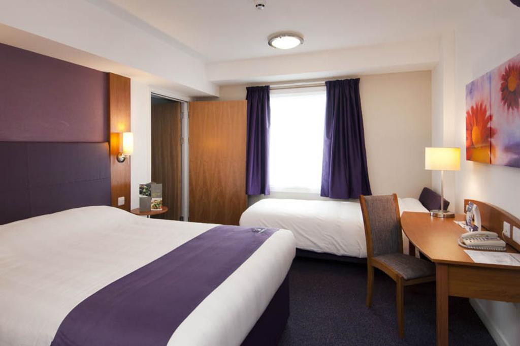 Premier Inn Falkirk East 객실 사진