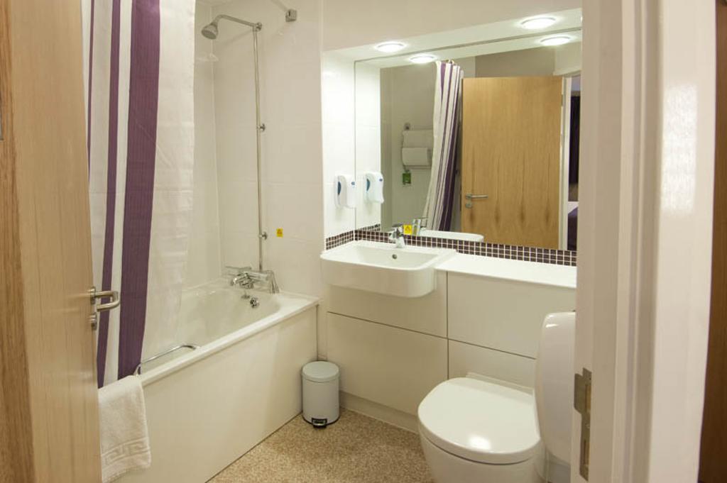 Premier Inn Falkirk East 객실 사진